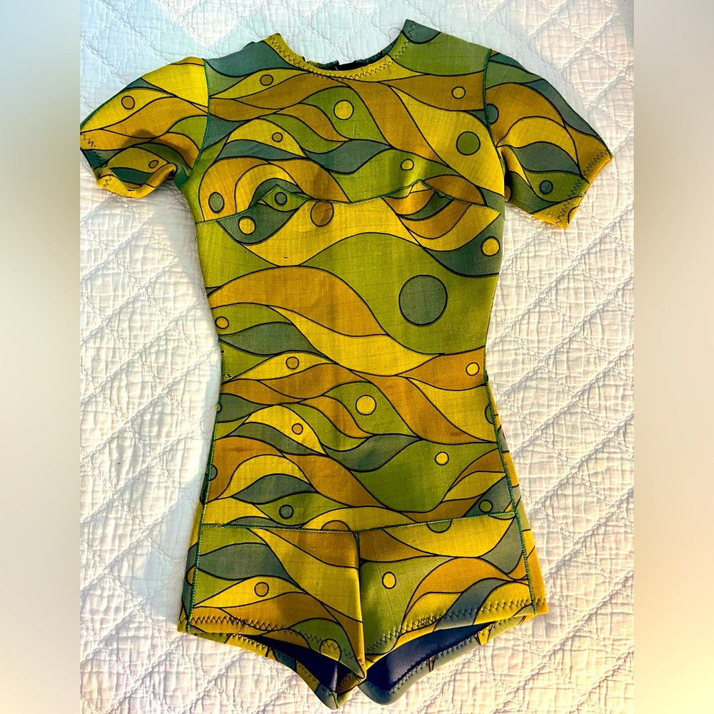 1960s Vintage super groovy shorty wetsuit XS